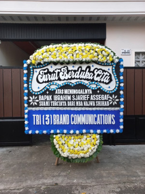 Papan Bunga Duka di Bumi Ayu
